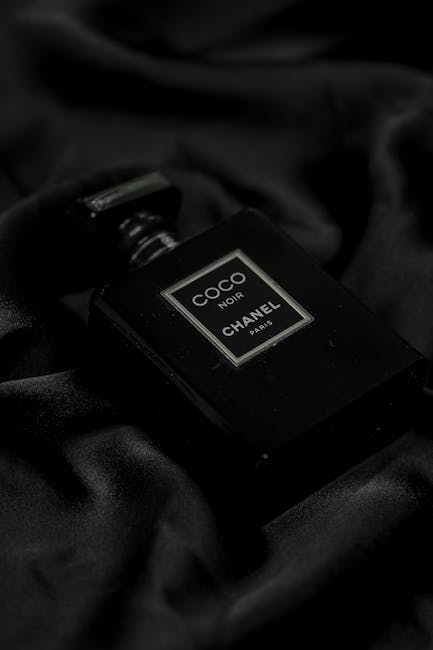 Noir luxury fragrance bottle